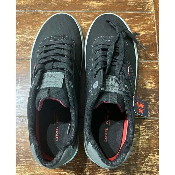 Levi's® Miles Perforated Casua - Picture 5 of 7